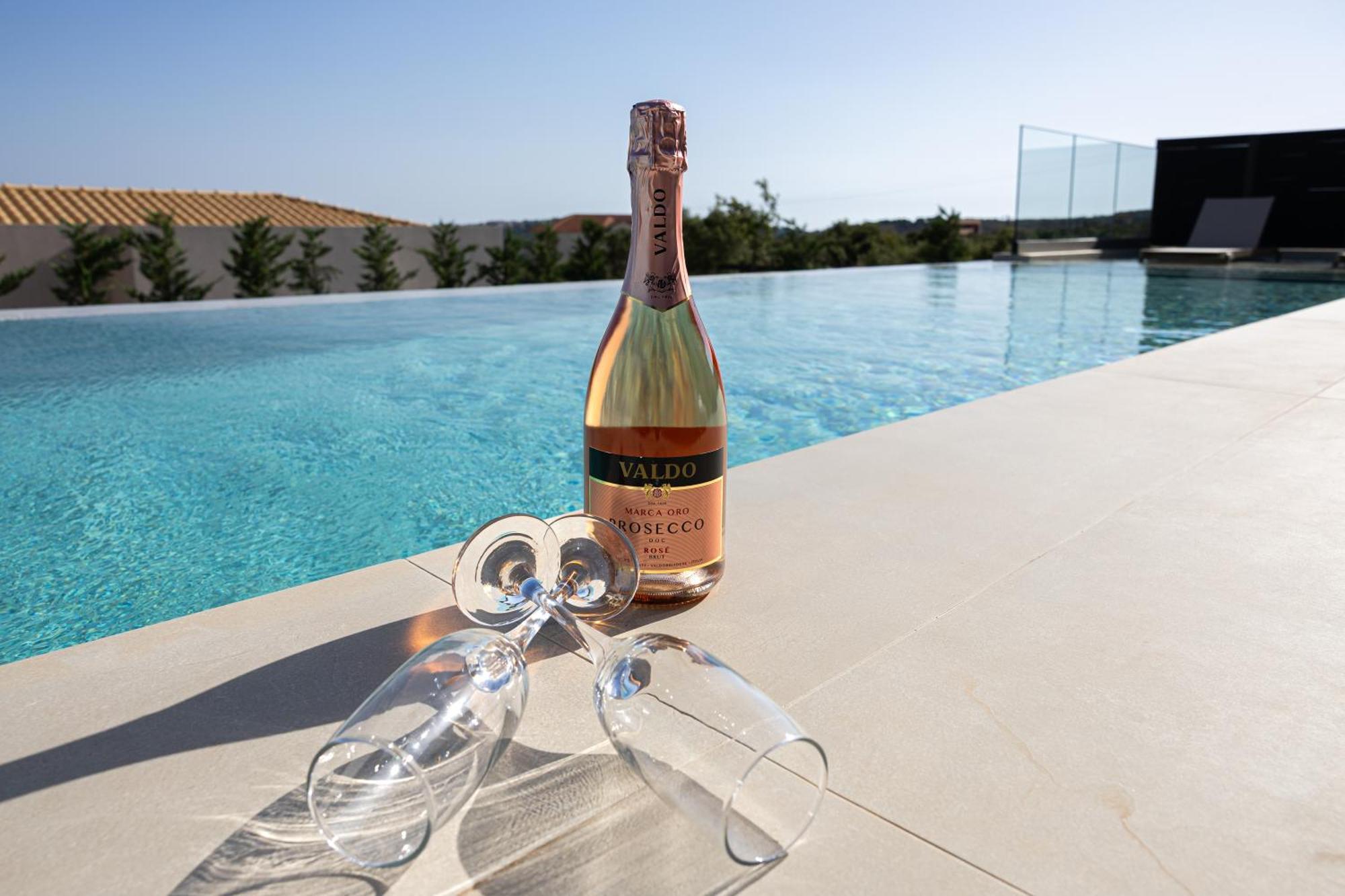 Karavádhos Gem Villas Luxury Sea View מראה חיצוני תמונה